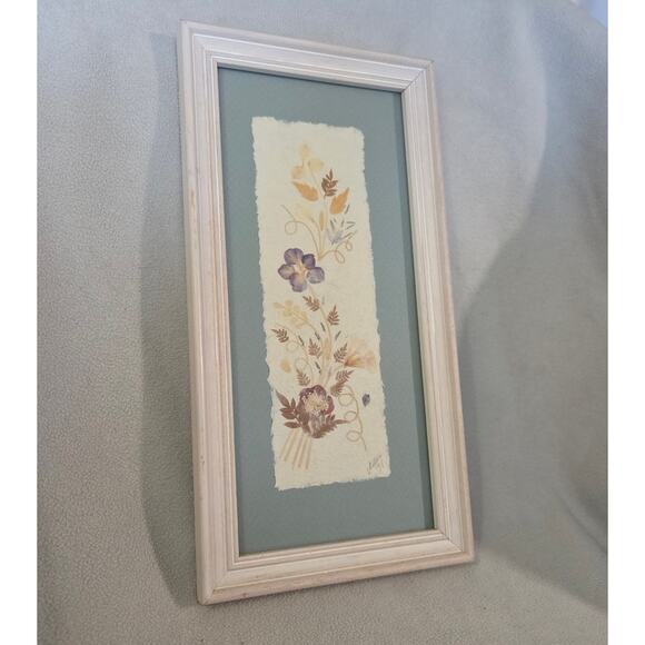 Vtg Art Framed Pressed Dried Flowers Handmade Signed 98 Cottage Core - Picture 2 of 9